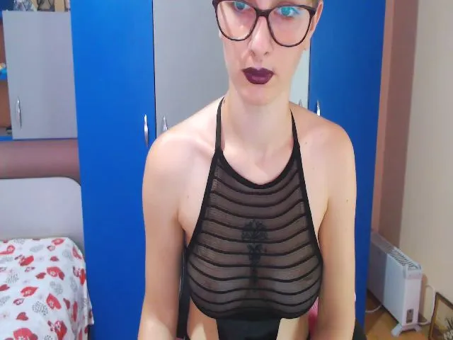 Live sex webcam photo for Miss_Judith #255300316