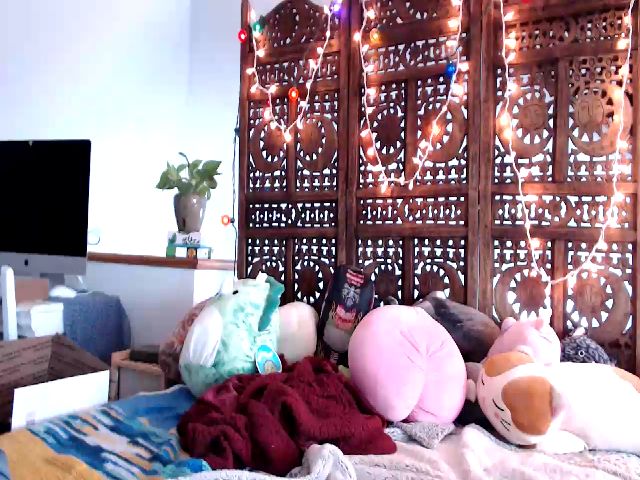 Live sex webcam photo for WildflowerEm #257738072