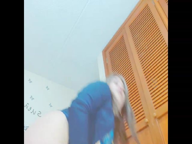 Live sex webcam photo for Salomesweet69 #287861296