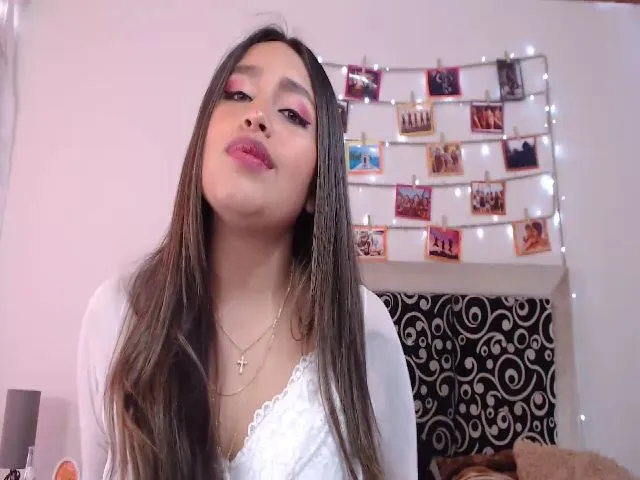 Live sex webcam photo for Litlecapricex #254790067