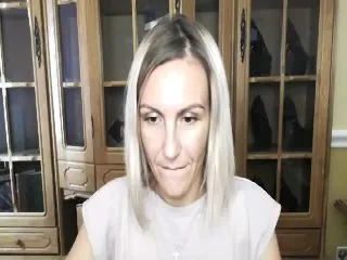 Live sex webcam photo for MiliEsiens #251796749