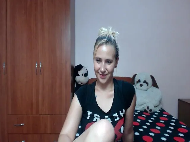 Live sex webcam photo for Tweetyboom #259624362