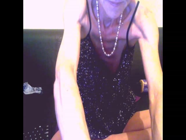 Live sex webcam photo for Sexygeny #254589353