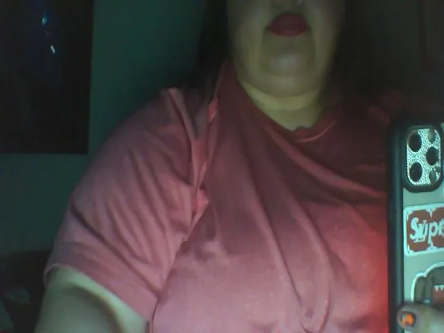 Live sex webcam photo for BbwFattitties #258599746