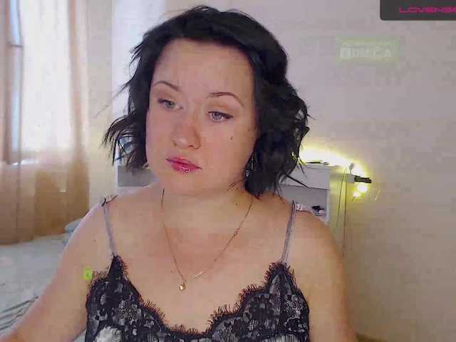 Live sex webcam photo for NewAnna #259784997