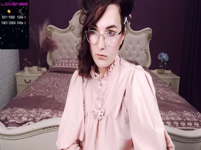 Live sex webcam photo for WinonaCooper #253705262