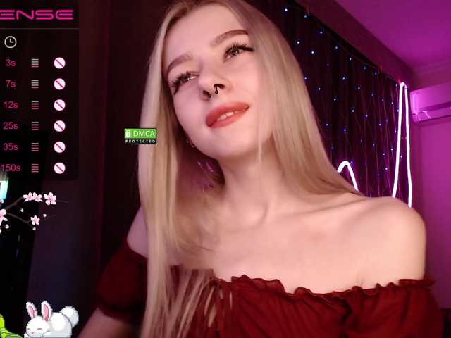 Live sex webcam photo for Annelitt #287948090