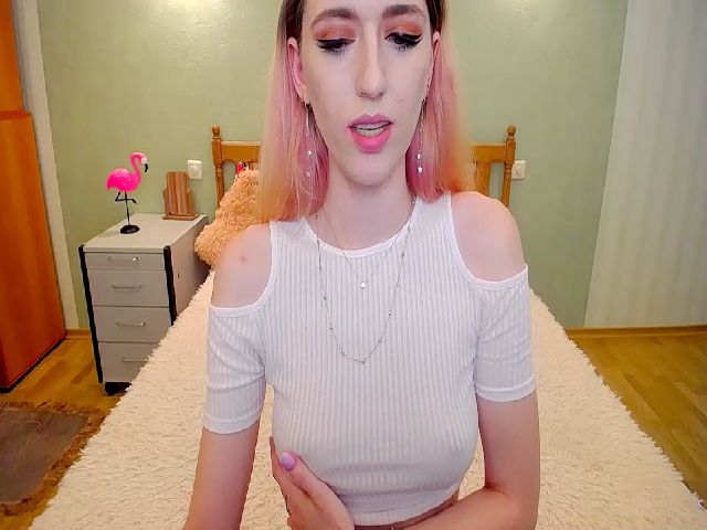 Live sex webcam photo for MissLayla4u #260047351