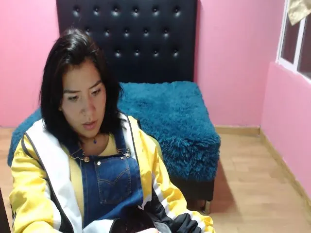 Live sex webcam photo for Emmaafox #254933016