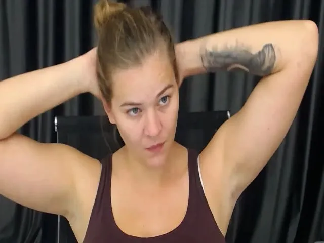 Live sex webcam photo for KellyKleine #254531811