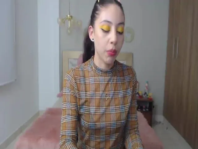 Live sex webcam photo for Emily_evans18 #252958648