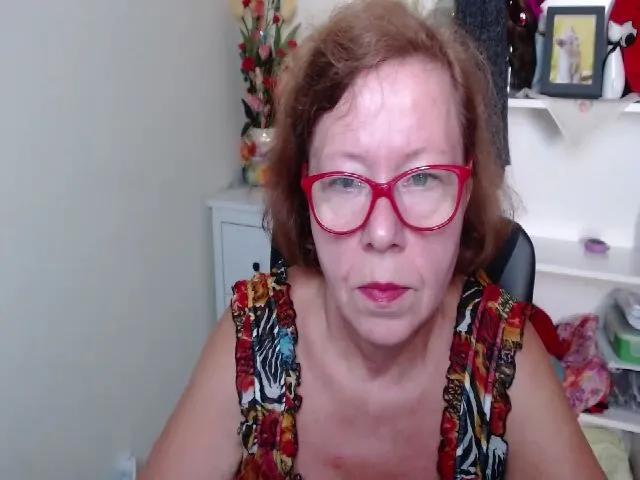 Live sex webcam photo for Adele_69 #264913218