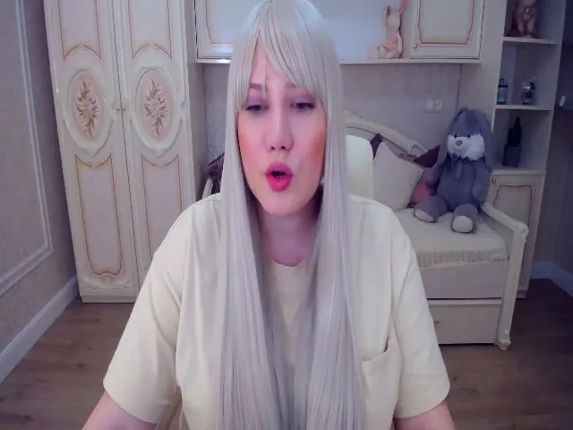 Live sex webcam photo for VeritableGirl #254049676
