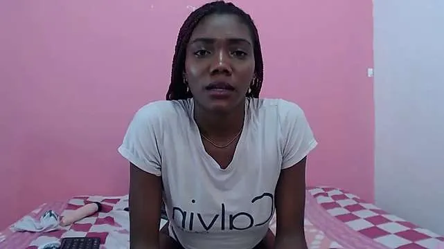 Live sex webcam photo for SAMANNTHA__18 #245075834