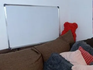 Live sex webcam photo for Evelyn7 #240700677