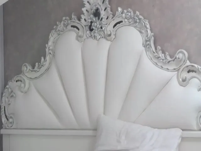 Live sex webcam photo for SoffyyHot #264494728