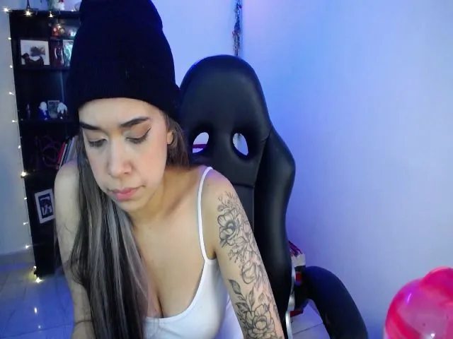 Live sex webcam photo for Anyablack2 #263992759