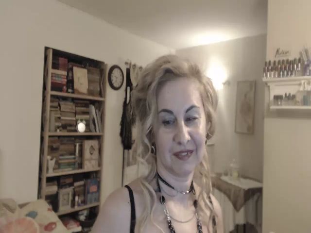 Live sex webcam photo for CHARISS #258265490