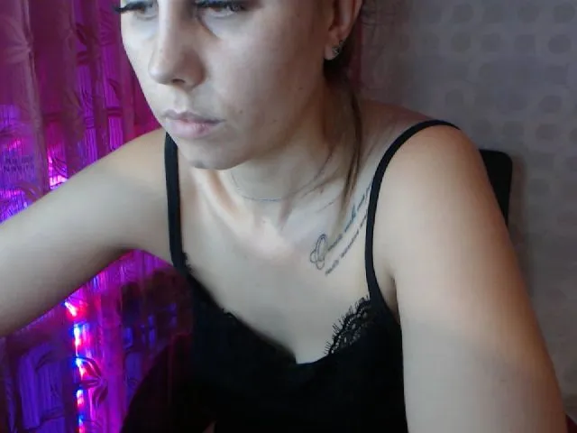 Live sex webcam photo for CloverTesla #254290721