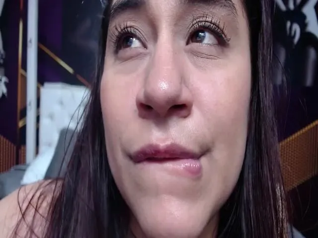 Live sex webcam photo for Emiligrey #260547867