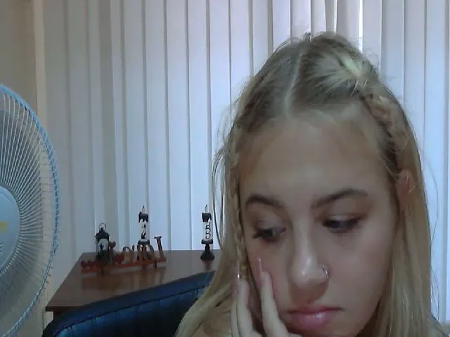 Live sex webcam photo for KalipsoHun #256199085