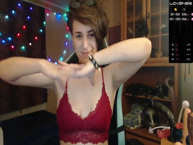 Live sex webcam photo for JollyMolly #253547594