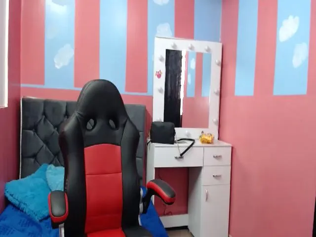 Live sex webcam photo for Miiaafox #263752119