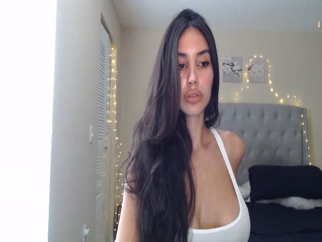 Live sex webcam photo for SofiDiamond_ #259482209