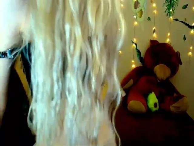 Live sex webcam photo for LinaRum__ #252439237