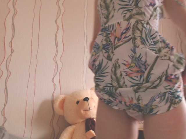 Live sex webcam photo for SexyQueen333 #251375144