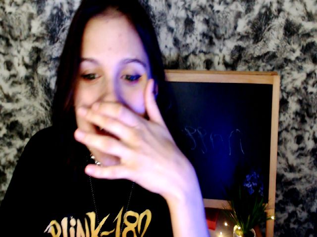 Live sex webcam photo for FoundError404 #265244181