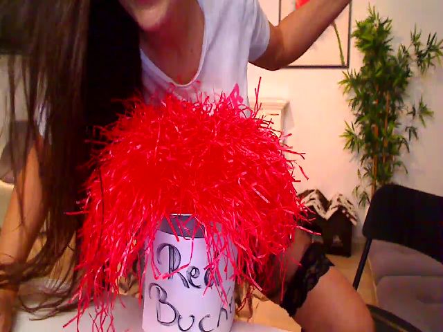 Live sex webcam photo for PoppyNaked #257345401