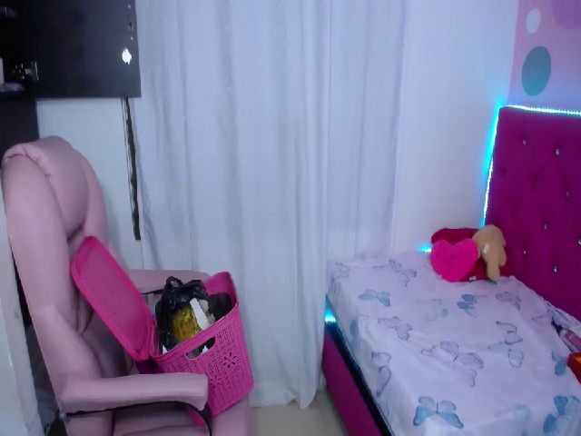 Live sex webcam photo for Bambi_candy #254289617