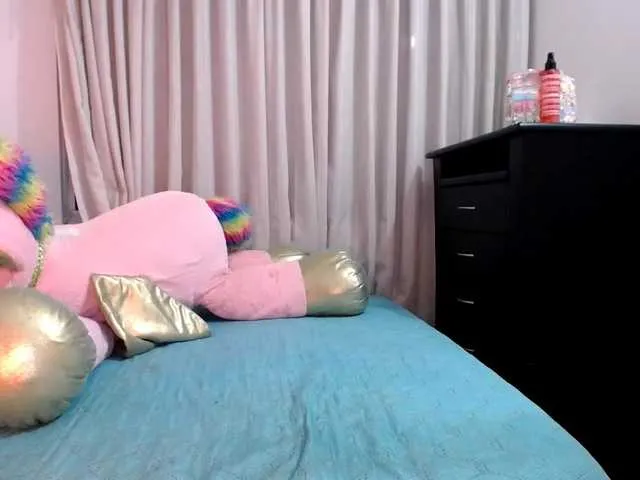 Live sex webcam photo for kittylove18 #245391557