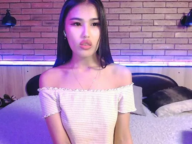 Live sex webcam photo for full-moon #241242417