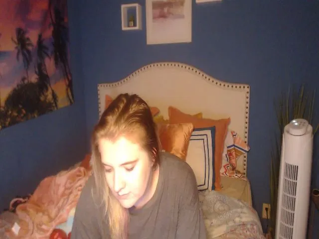 Live sex webcam photo for SnowWhiteXxxx #255534625