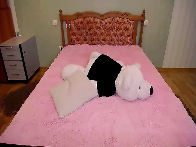 Live sex webcam photo for LadyCream_ #259517133