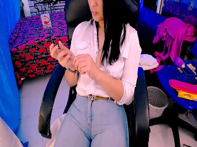 Live sex webcam photo for Sashabreck #287859978