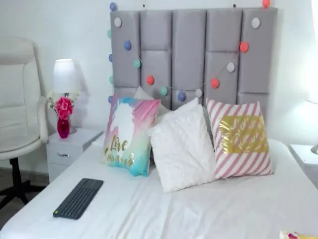 Live sex webcam photo for Mia_thompsons #252519795