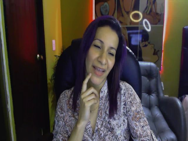 Live sex webcam photo for Infernalsexx #261070442