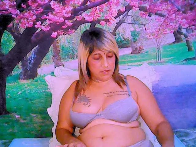 Live sex webcam photo for indianroxy #287933170