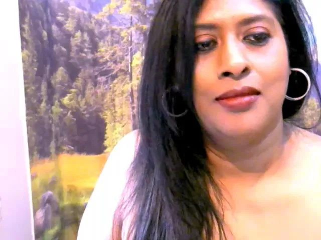 Live sex webcam photo for Mysticxxx4u #255940926
