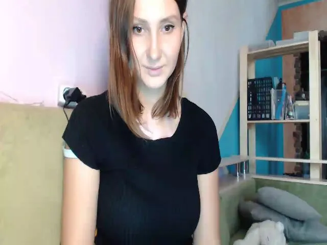 Live sex webcam photo for NikkiKiss_ #259751948