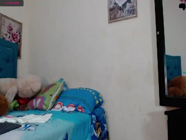 Live sex webcam photo for Lily_Baudinx #264729066