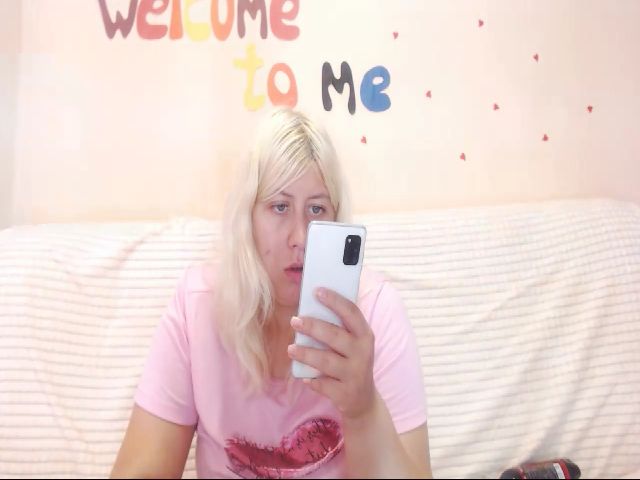 Live sex webcam photo for Kylie_Pag #256810078