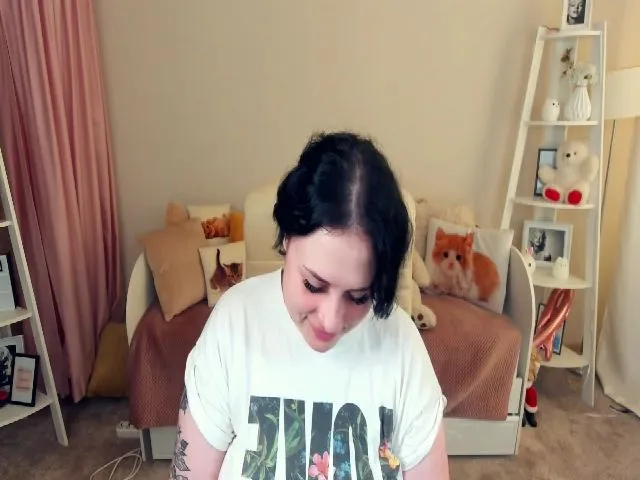 Live sex webcam photo for SerahMirabeli #259818864