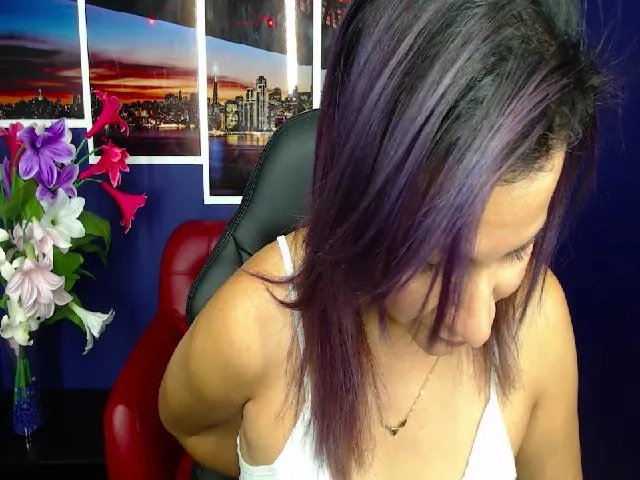 Live sex webcam photo for Infernalsexx #253642177