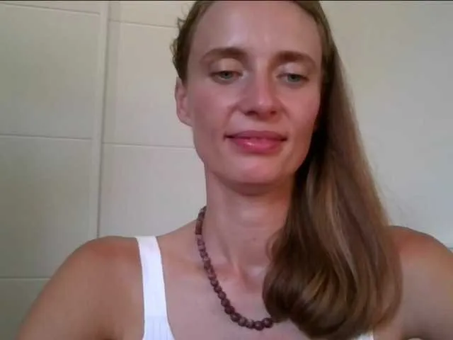 Live sex webcam photo for CelesteKissab #251175022