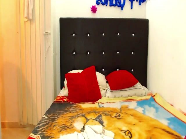 Live sex webcam photo for Irisbrownx #262408887