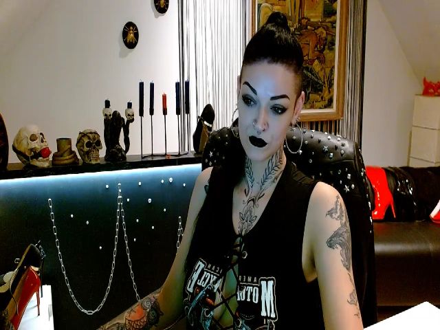 Live sex webcam photo for DaemonInk #255720197